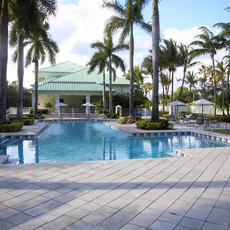 Upscale Resort Villa In The Heart Of Miami